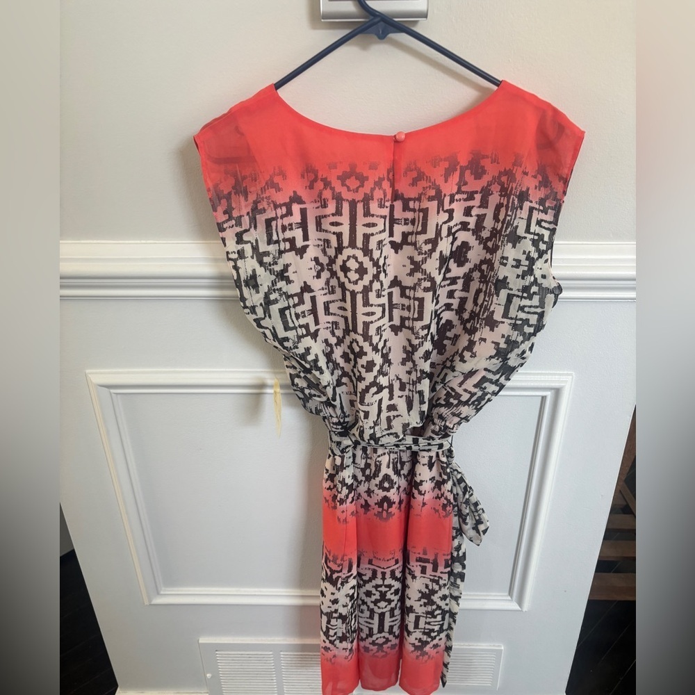 Emma & Michelle Patterned Sleeves Belted Dress Size M NWT - Picture 4 of 7